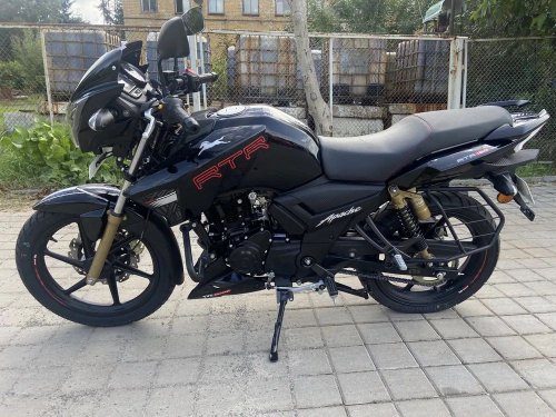 Мотоцикл TVS Apache RTR 180