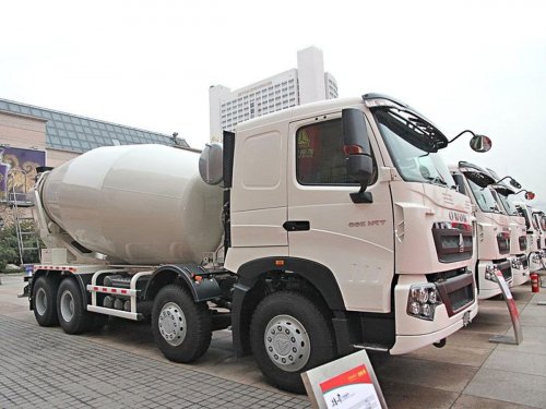 Бетономішалка HOWO T7 12м3 8х4 Бетономішалка HOWO T7 12м3 8х4
